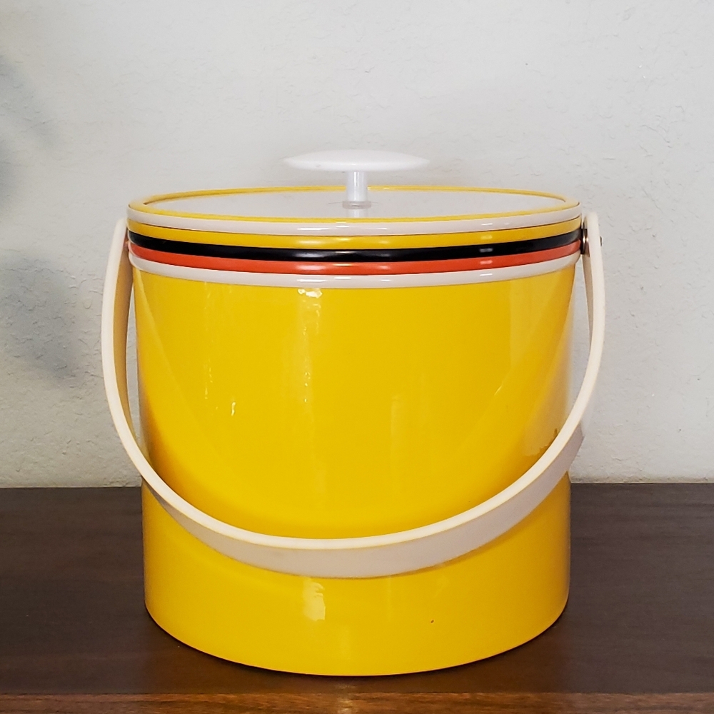 Vintage Georges Briard MCM Yellow Vinyl Ice Bucket with Handle and Lid